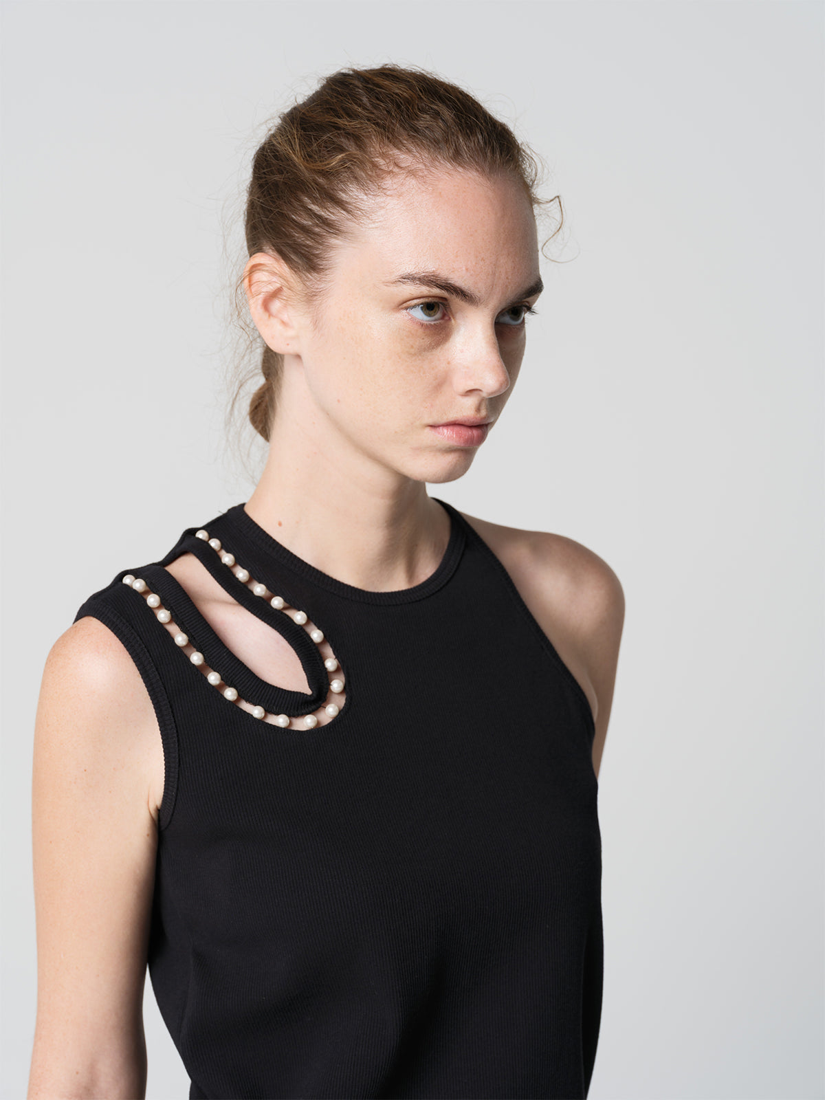 パールカラー デザインタンクトップ