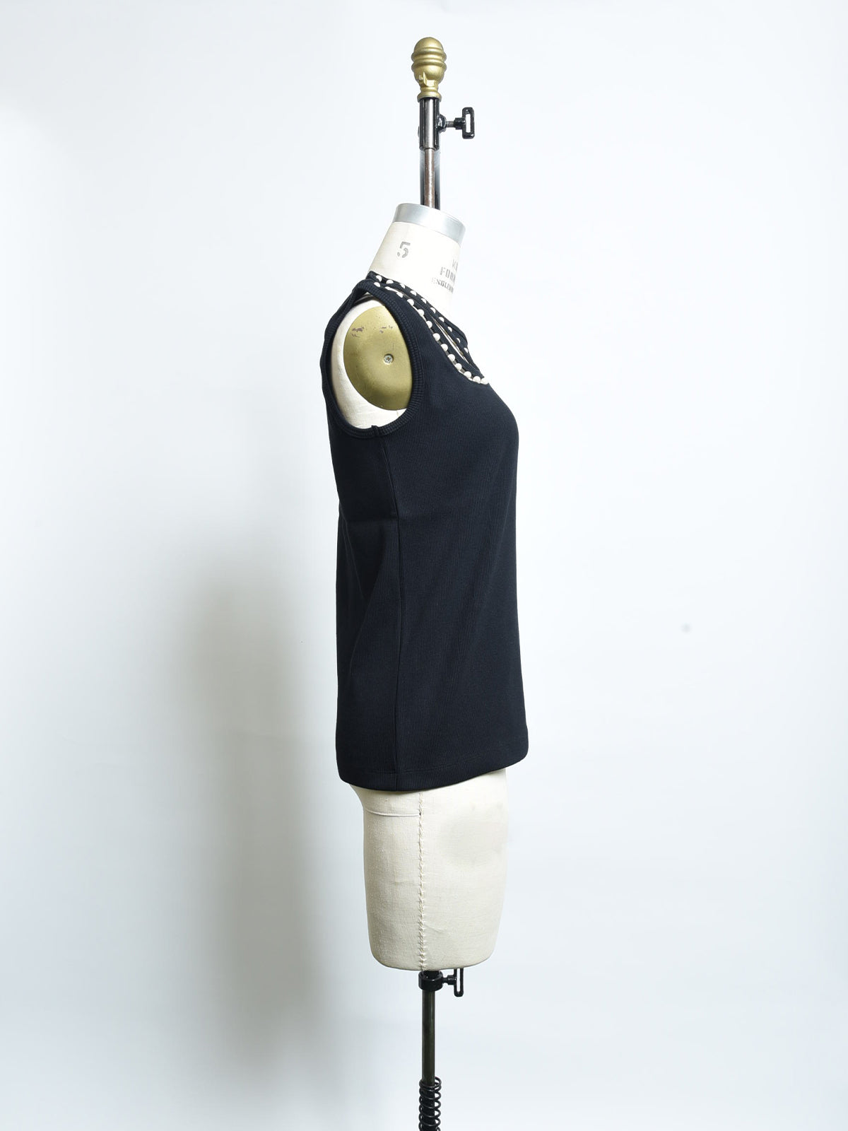 パールカラー デザインタンクトップ