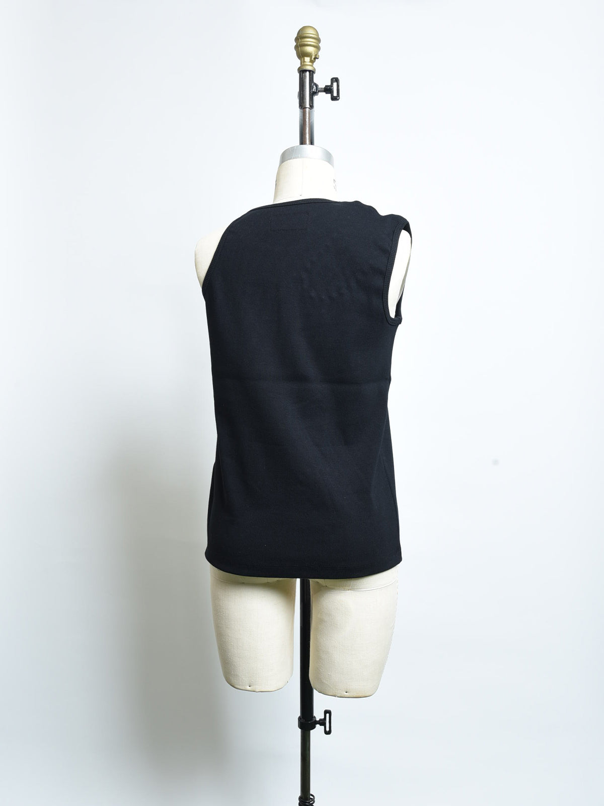 パールカラー デザインタンクトップ