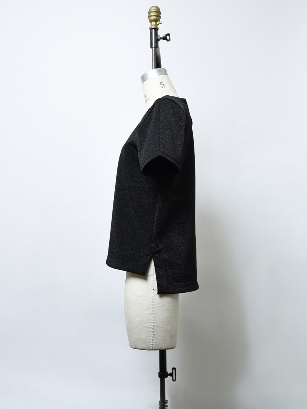 Neckline pearl motif cut and sew