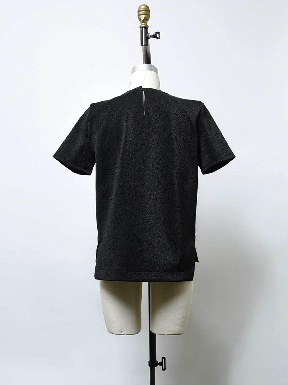 Neckline pearl motif cut and sew