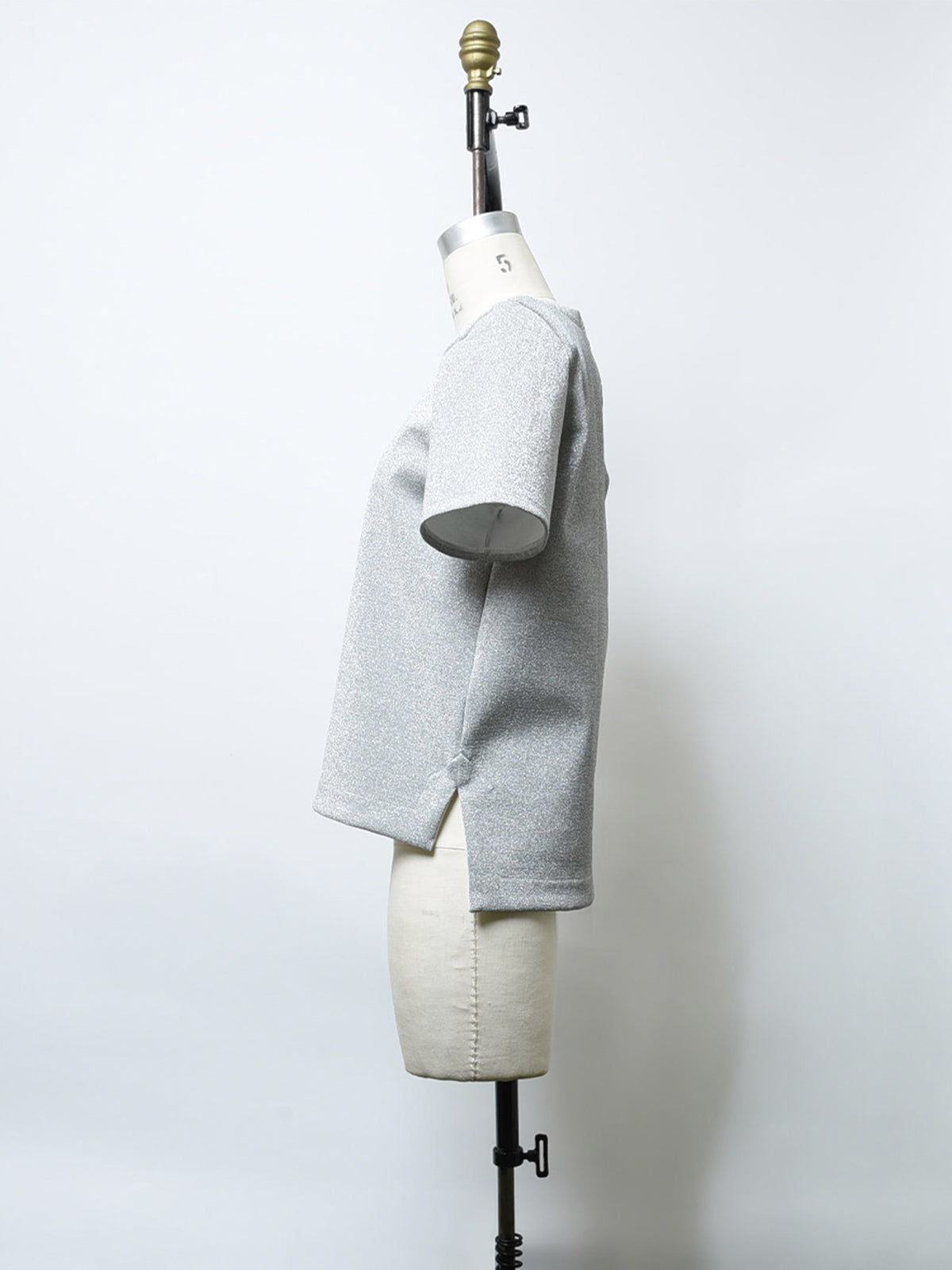 Neckline pearl motif cut and sew