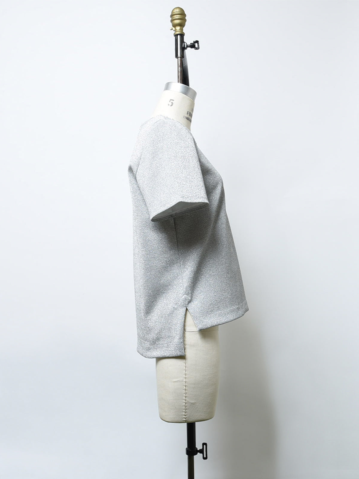 Neckline pearl motif cut and sew