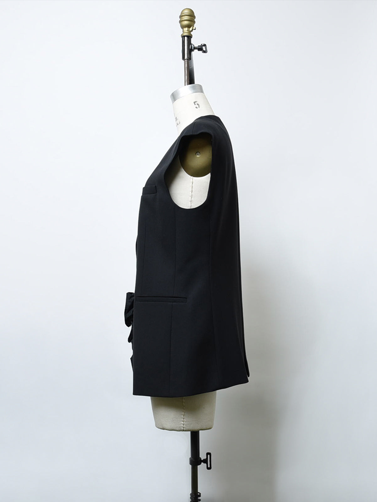 Gathered motif gilet jacket
