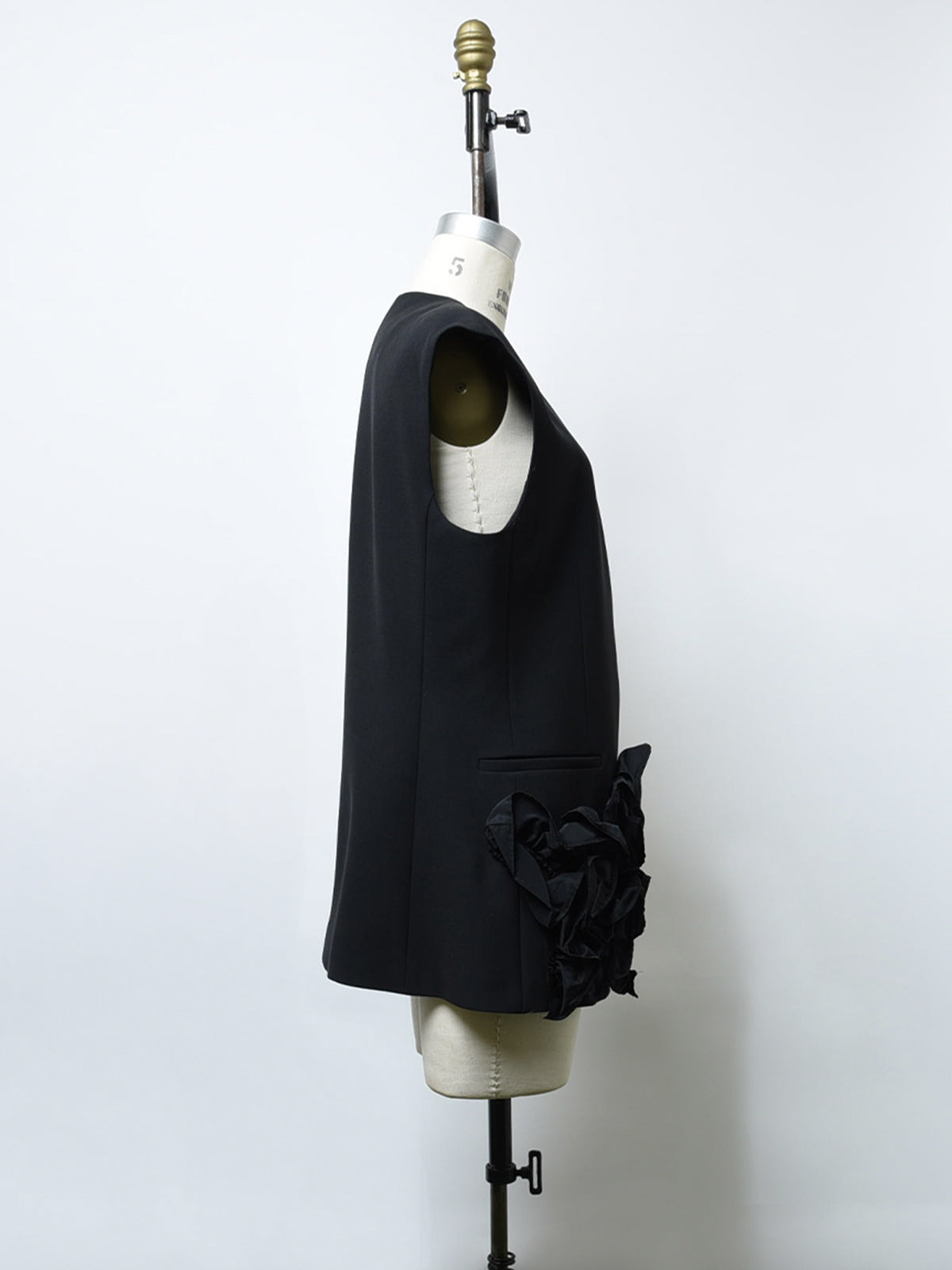 Gathered motif gilet jacket