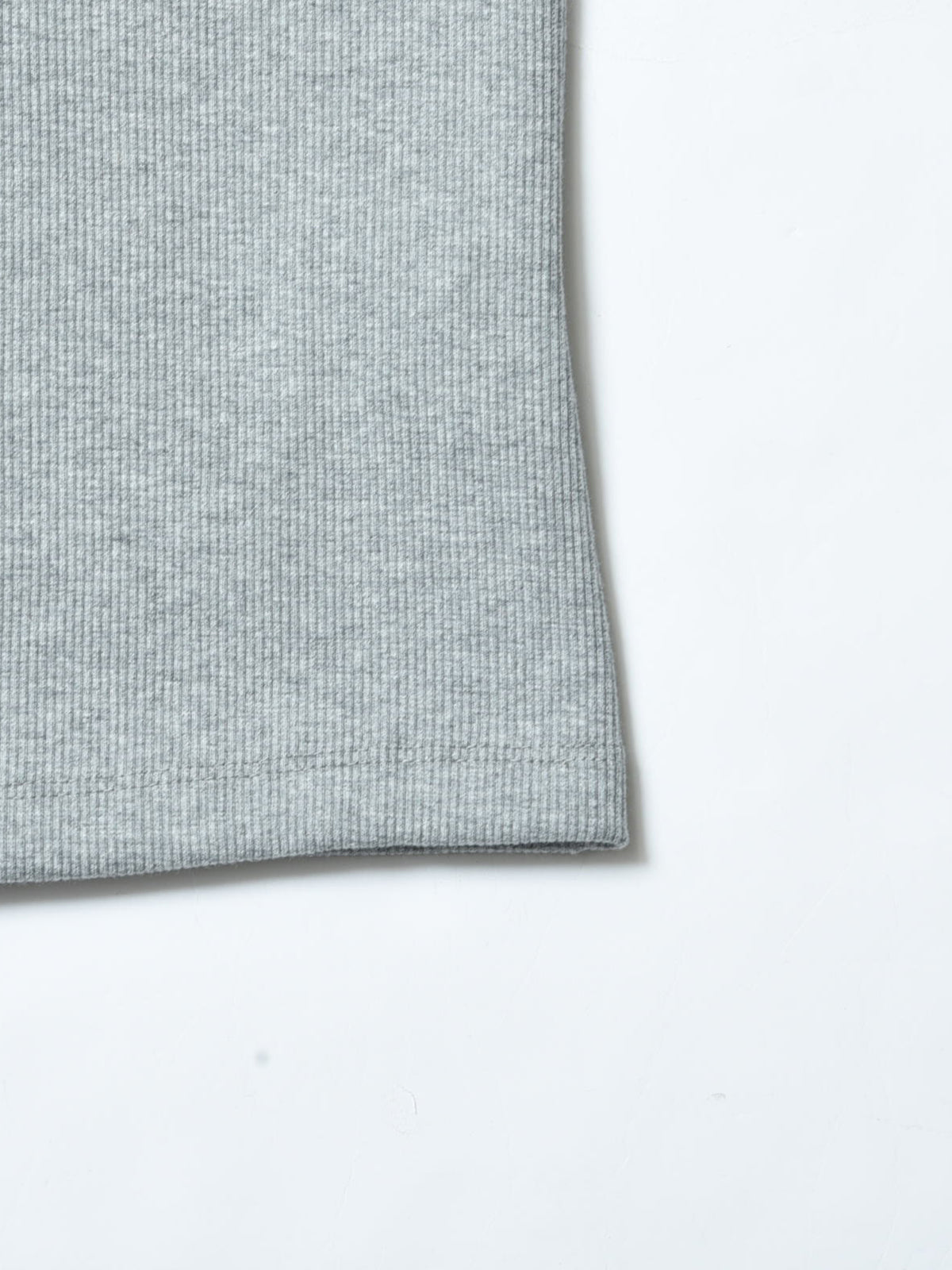 パールカラー デザインタンクトップ