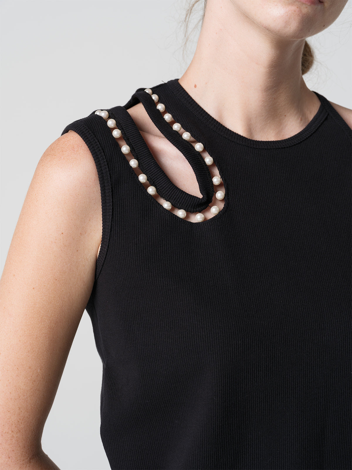 パールカラー デザインタンクトップ