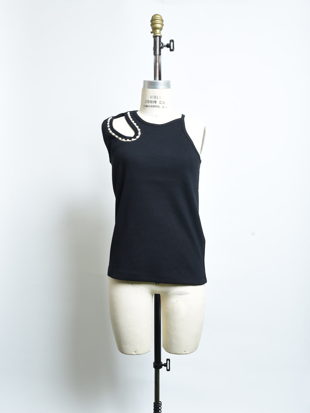 パールカラー デザインタンクトップ